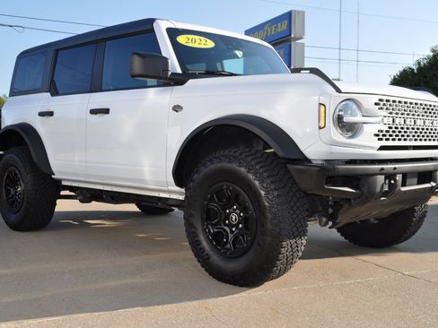Used 2022 Ford Bronco Wildtrak image 30