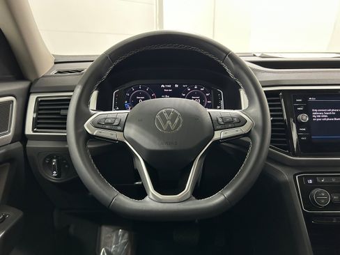 Used 2023 Volkswagen Atlas SE AWD/4WD image 13