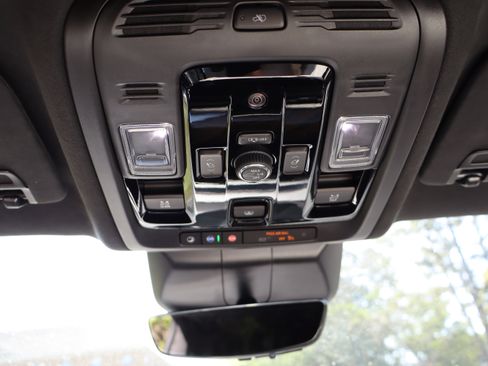 Used 2025 Cadillac Escalade Premium Luxury Platinum w/ LPO, Floor Liner Package AWD/4WD image 38