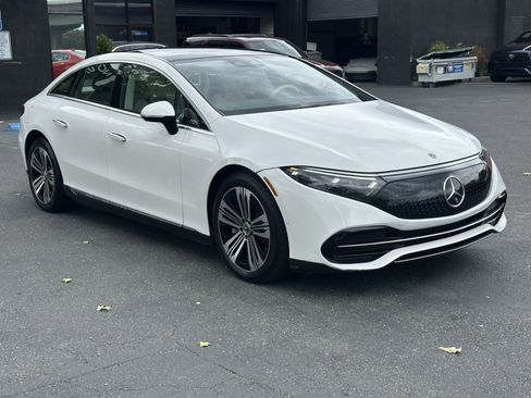 Used 2022 Mercedes-Benz EQS 450+ Sedan image 7