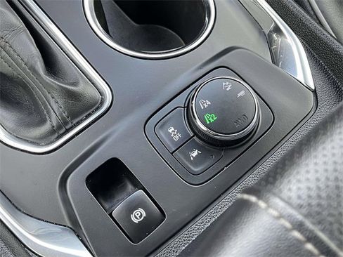 Used 2021 Chevrolet Traverse High Country image 34