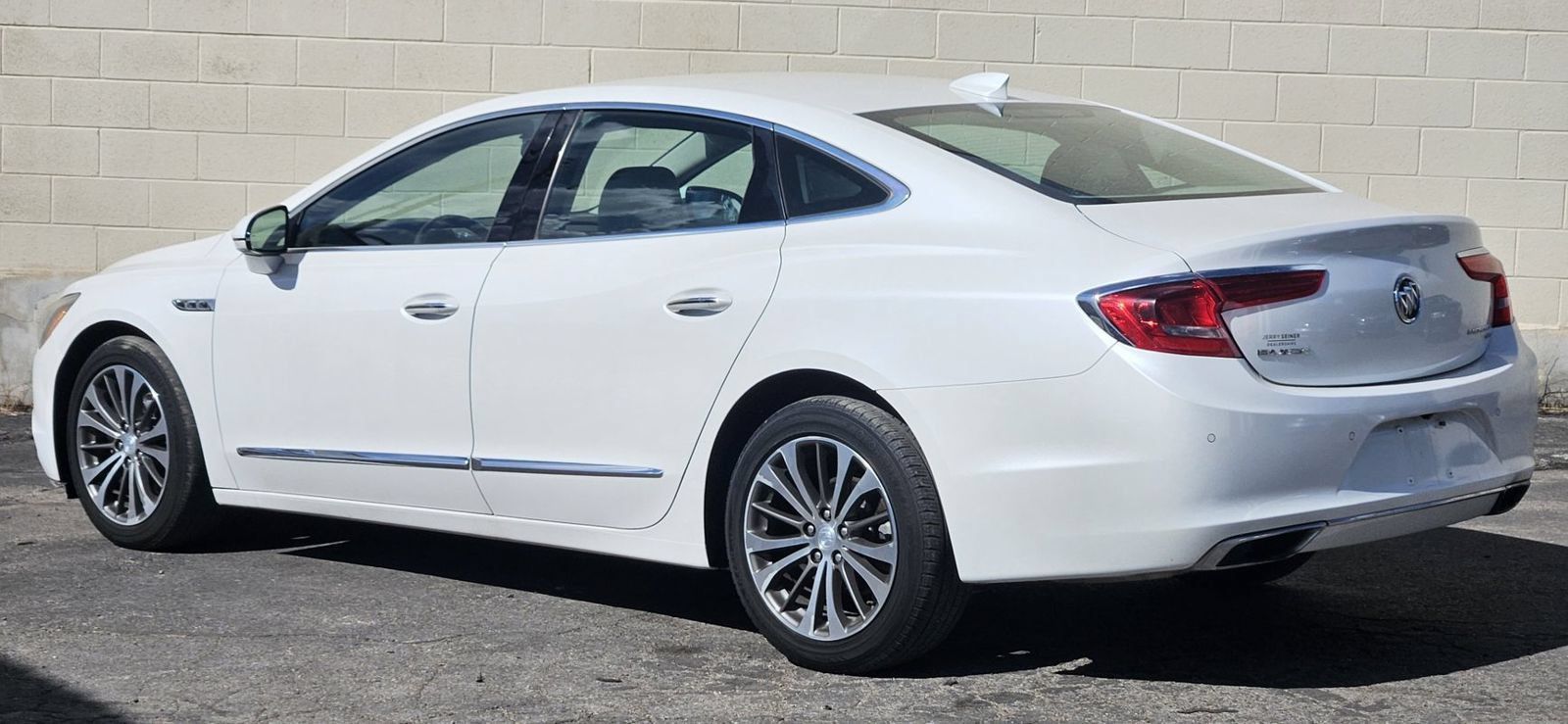 Used 2017 Buick LaCrosse Premium AWD/4WD image 3