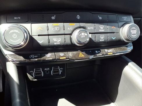 Used 2023 Dodge Durango GT AWD/4WD image 12