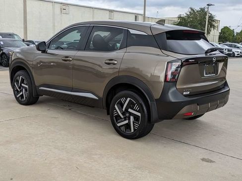 Used 2025 Nissan Kicks SV FWD image 8