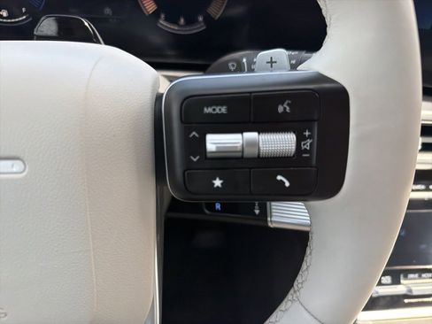 Used 2025 Hyundai Santa Fe SEL FWD image 24