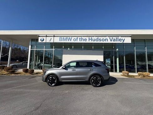 Used 2025 Kia Sorento EX image 1