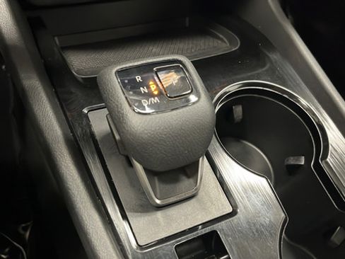 Used 2021 Nissan Rogue SV AWD/4WD image 18