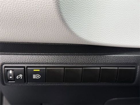 Used 2023 Toyota Corolla SE image 18