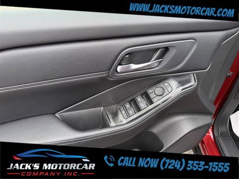 Used 2025 Nissan Rogue SV w/ SV Premium Package image 29