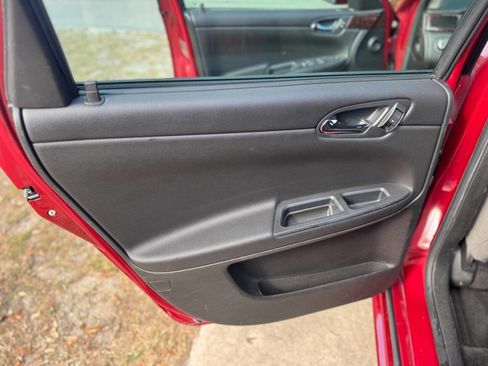 Used 2013 Chevrolet Impala LT image 22
