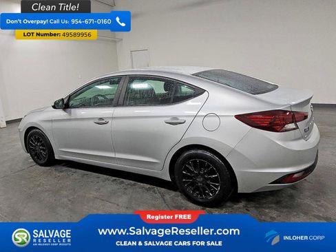 Used 2019 Hyundai Elantra SE w/ Cargo Package FWD image 3