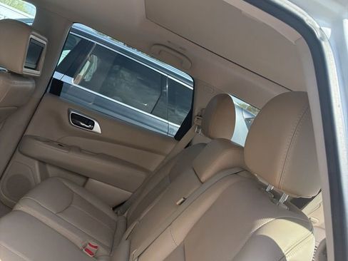 Used 2014 Nissan Pathfinder Platinum w/ Platinum Premium Package image 5