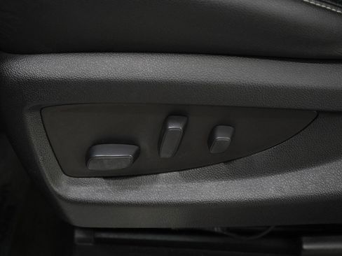 Used 2018 GMC Yukon SLT w/ Open Road Package AWD/4WD image 26