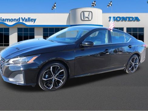 Used 2024 Nissan Altima 2.5 SR image 3