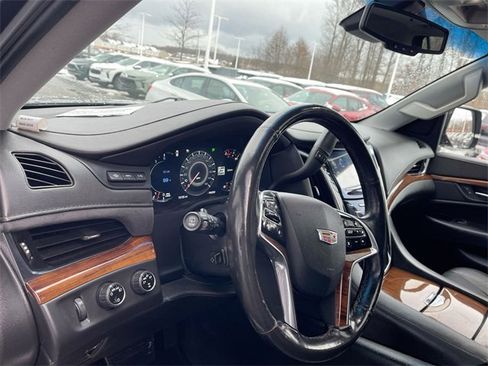 Used 2016 Cadillac Escalade Premium image 10