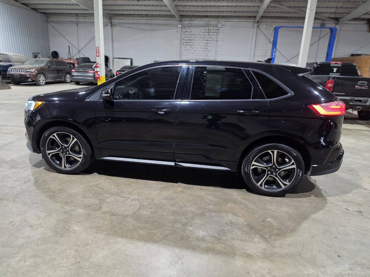 Used 2019 Ford Edge ST w/ Convenience Package AWD/4WD image 5