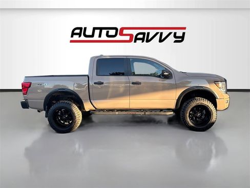 Used 2023 Nissan Titan PRO-4X w/ Pro-4x Convenience Package image 8