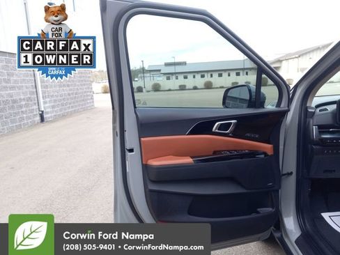 Used 2024 Kia Carnival SX Prestige image 10