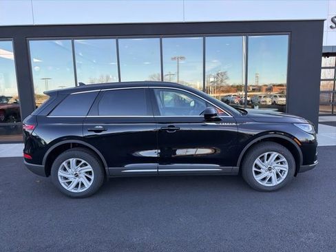 New 2026 Lincoln Corsair Premiere image 2