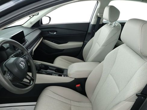 Used 2024 Honda Accord EX image 18