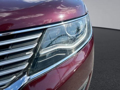 Used 2018 Lincoln MKX Select w/ Select Plus Package FWD image 32