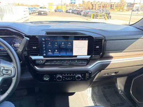 Used 2024 Chevrolet Silverado 1500 LT image 17