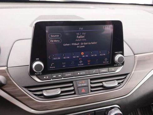 Used 2024 Nissan Altima 2.5 SV image 17