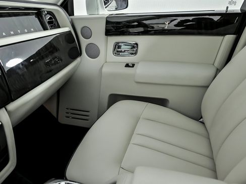 Used 2013 Rolls-Royce Phantom Sedan image 45