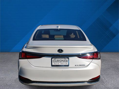 Used 2024 Lexus ES 300h w/ Premium Package image 8