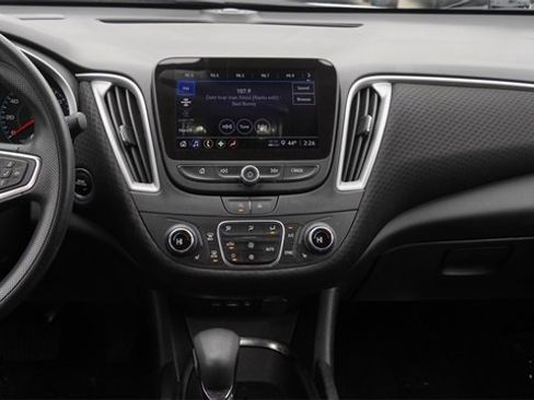 Used 2024 Chevrolet Malibu LT image 14