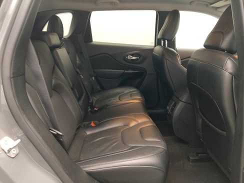 Used 2023 Jeep Cherokee Altitude Lux image 19