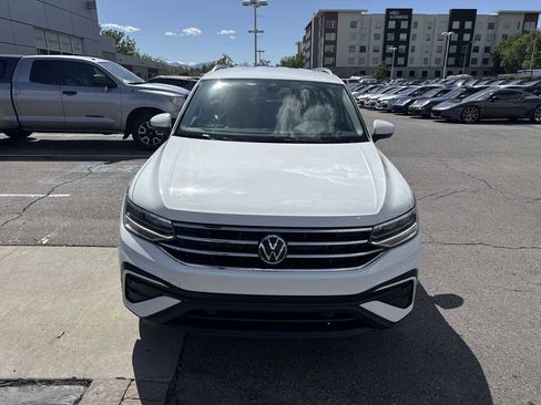 Used 2022 Volkswagen Tiguan SE AWD/4WD image 3