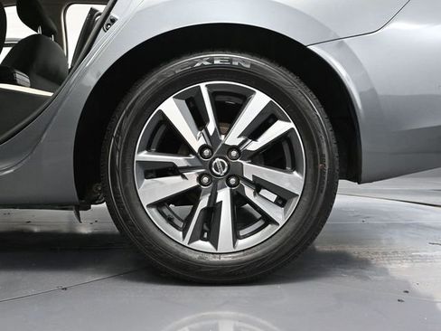 Used 2021 Nissan Versa SV image 11