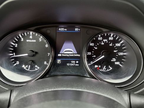 Used 2019 Nissan Rogue SL AWD/4WD image 16