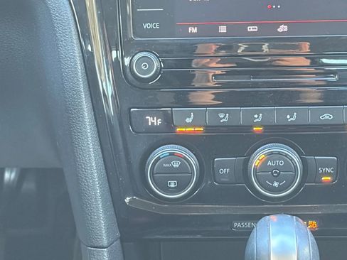 Used 2021 Volkswagen Passat 2.0T SE image 22