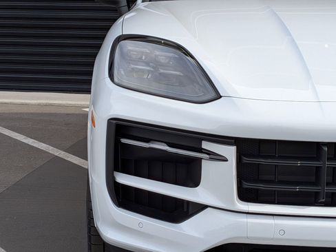 Certified 2026 Porsche Cayenne E-Hybrid AWD/4WD image 12