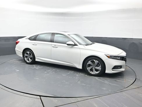 Used 2019 Honda Accord EX image 8