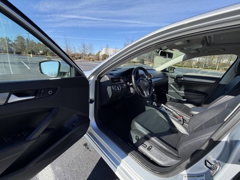 Used 2014 Volkswagen Passat TDI SE image 12