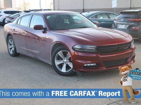Used 2018 Dodge Charger SXT Plus image 2