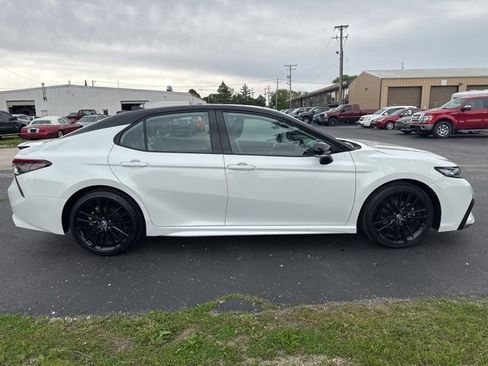 Used 2023 Toyota Camry XSE image 8