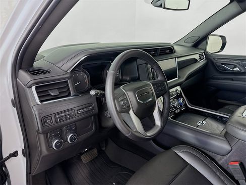 Used 2021 GMC Yukon Denali image 4
