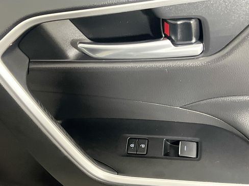 Used 2025 Toyota RAV4 XLE w/ Convenience Package FWD image 32