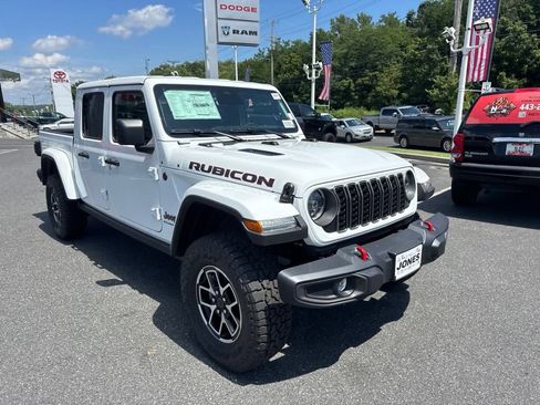 New 2026 Jeep Gladiator Rubicon w/ Steel Power Dome Hood Package AWD/4WD image 2