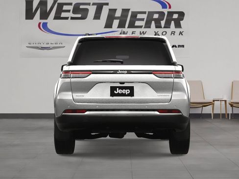 New 2025 Jeep Grand Cherokee Laredo X w/ Luxury Tech Group I image 7