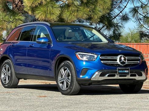 Certified 2022 Mercedes-Benz GLC 300 GLC 300 image 2