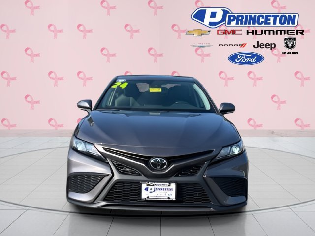 Used 2024 Toyota Camry SE FWD image 2