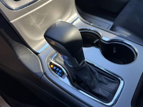 Used 2018 Jeep Grand Cherokee Altitude AWD/4WD image 19