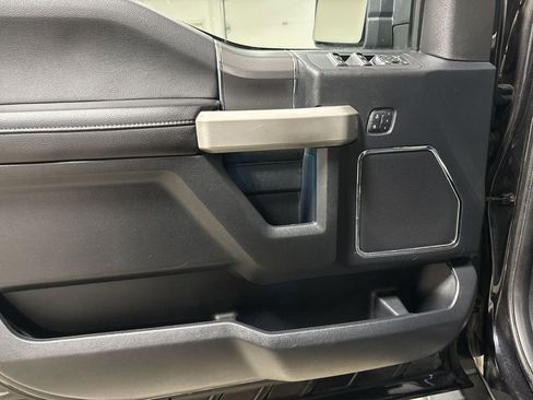 Used 2015 Ford F150 Lariat image 22