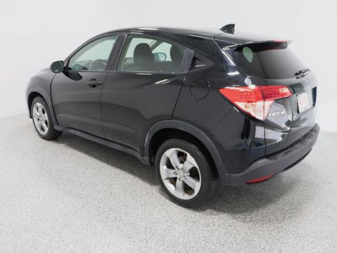 Used 2017 Honda HR-V LX image 9