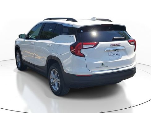 Certified 2024 GMC Terrain SLE w/ Driver Convenience Package FWD image 3